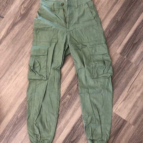Abercrombie & Fitch Cargo Joggers - Picture 2 of 4